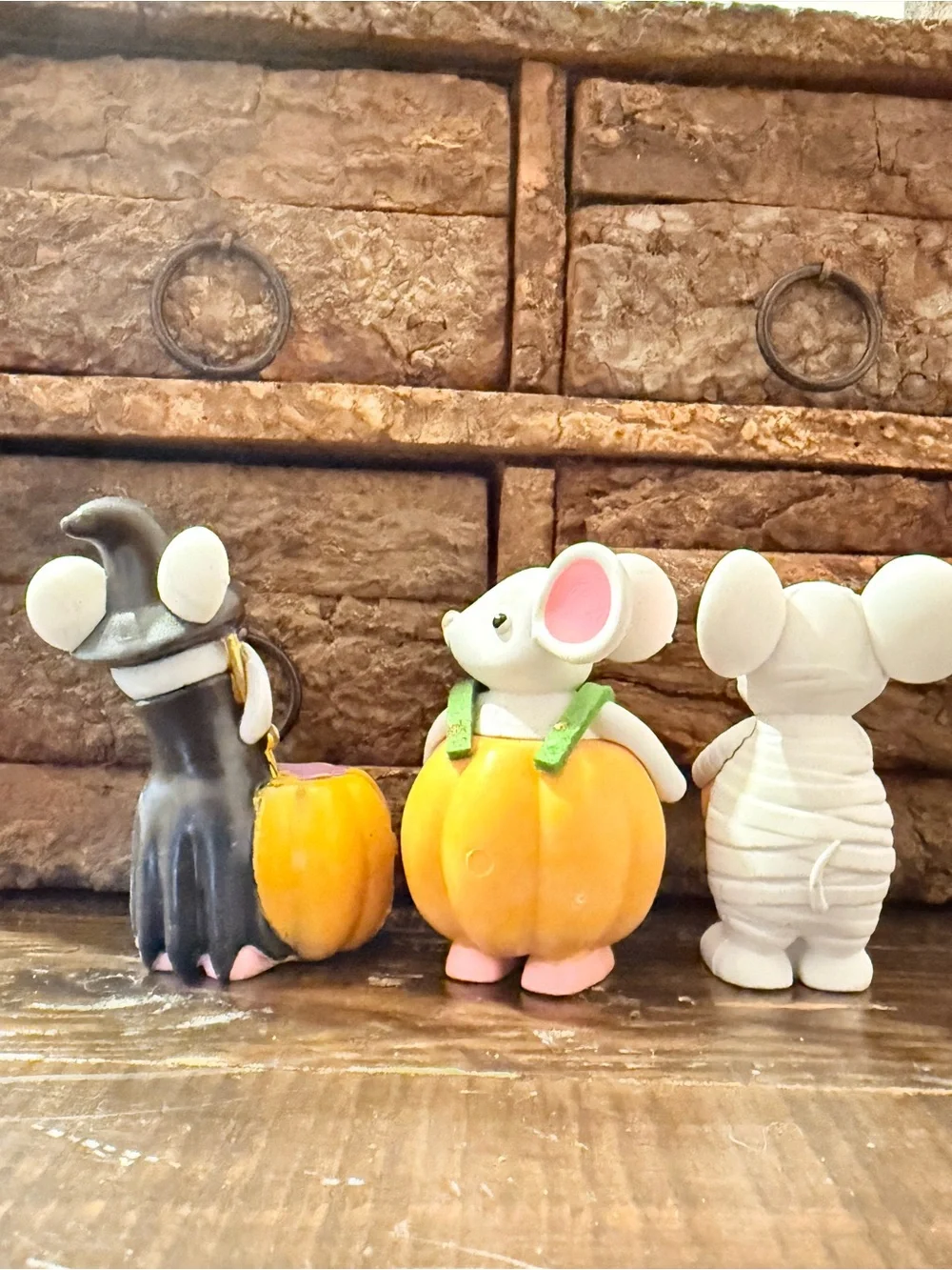 3 little Halloween mouse figurines witch , pumpkin and mummy decoration